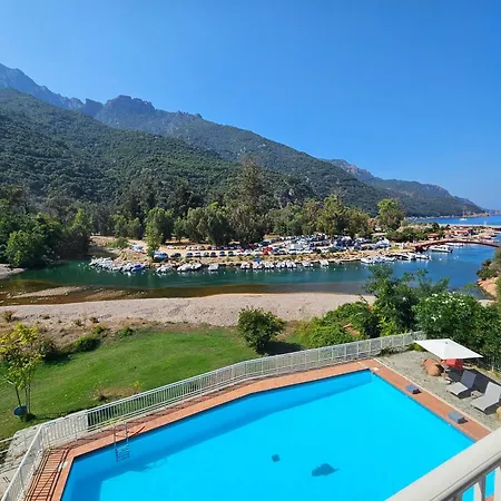 Le Marina 3* Porto (Corsica)