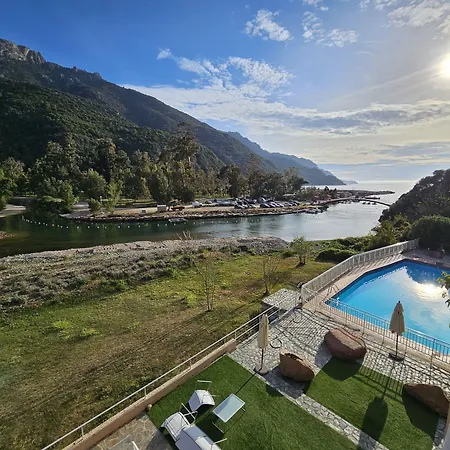 Le Marina Porto (Corsica)