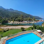 Le Marina 3* Porto (Corsica)