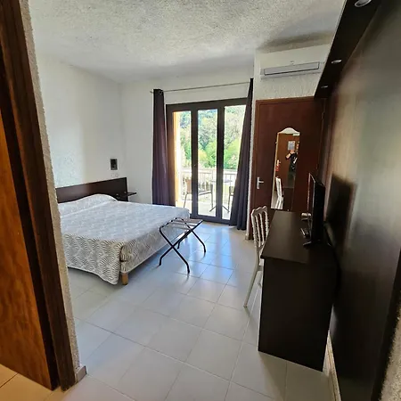 Le Marina Otel Porto (Corsica)