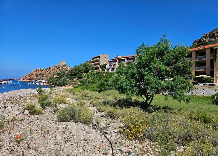 Отель Le Marina Porto (Corsica)
